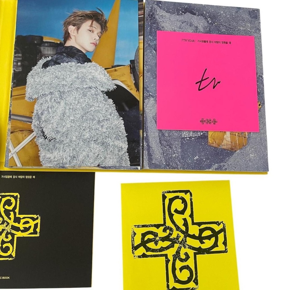 Taehyun Signed: Tomorrow x Together – 7TH YEAR: A Moment of Stillness - Picture 4 of 6